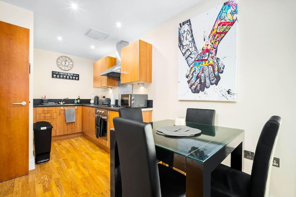 Modern Arcadian Centre Apartment By Azura Nights Birmingham Exterior photo